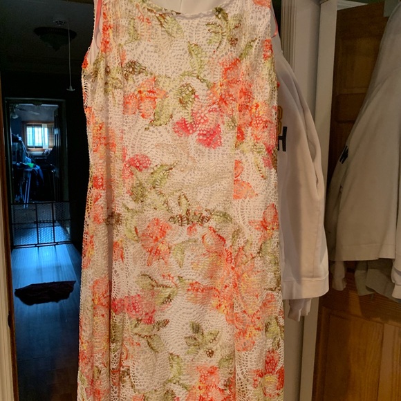 Beautiful floral dress with jacket only worn once - Picture 1 of 7